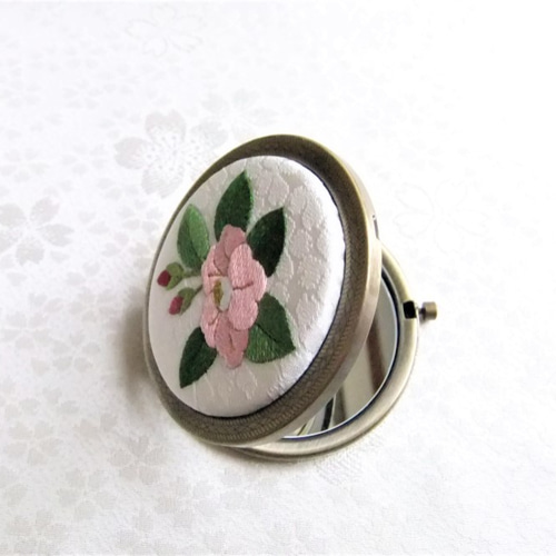 日本刺繍【ピンク椿】コンパクトミラー AG 手鏡 Karen＊花蓮＊ 通販