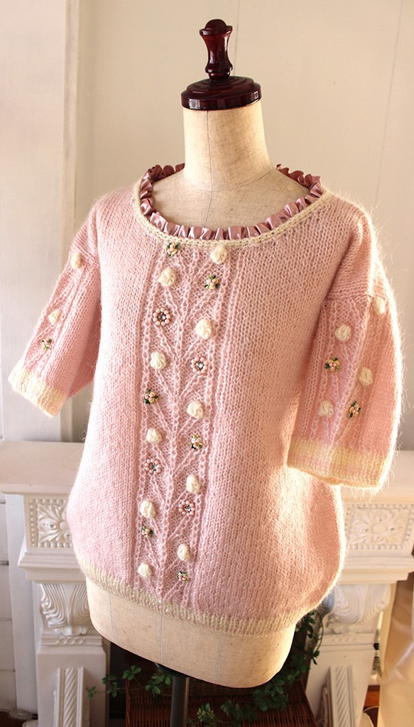 ビーズ刺繍の手編み半袖ピンクモヘア セーター ニット・セーター スズメ 通販｜Creema(クリーマ) 6943464