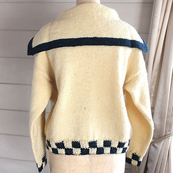 手編み　セーラーカラーのセーター　ポスター用作品　 3枚目の画像