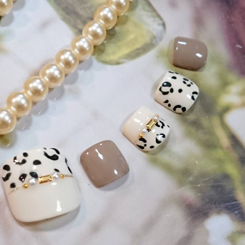 現品】 70 ネイルチップ 韓国っぽ 大人っぽ ミラー うねうね ちゅるん  