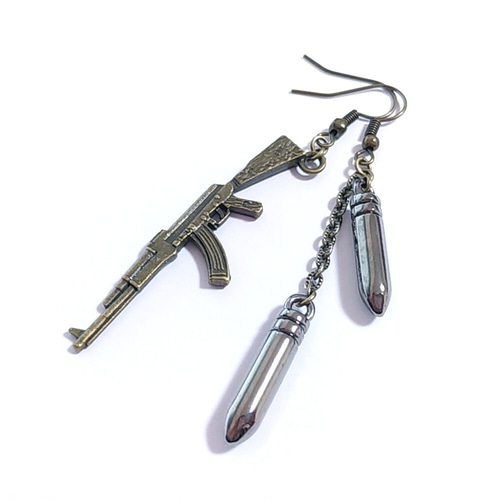 ◆n.♡ページです♪ルビーピアス、イヤリング他 全4色＊ライフル×弾丸＊ピアス／イヤリング イヤリング