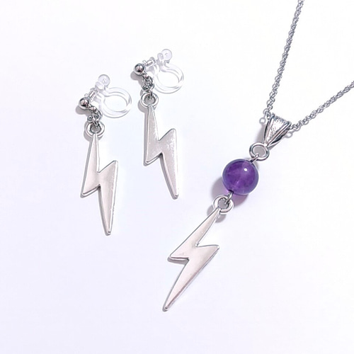 雷(サンダー)ピアス／イヤリングorネックレス イヤリング