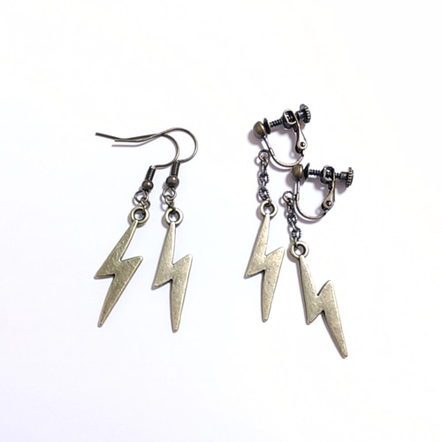 雷(サンダー)ピアス／イヤリングorネックレス イヤリング