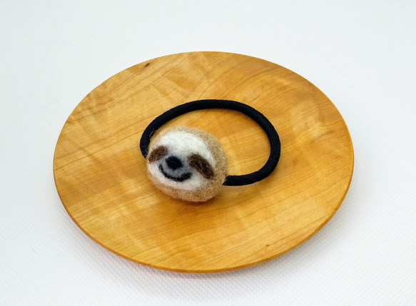 ナマケモノのヘアゴム ヘアゴム ぴあにしも 通販 9938343｜Creema  