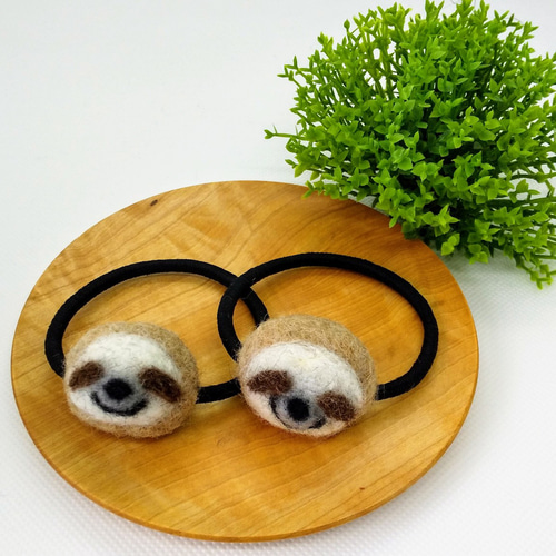 ナマケモノのヘアゴム ヘアゴム ぴあにしも 通販 9938343｜Creema  