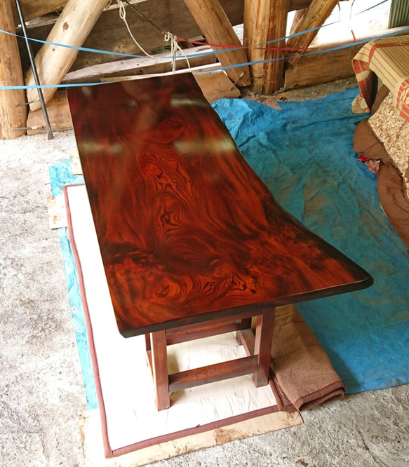 【大特価セール】ケヤキ一枚板ダイニングテーブル・座卓 摺り漆仕上げ【一点物】 2枚目の画像