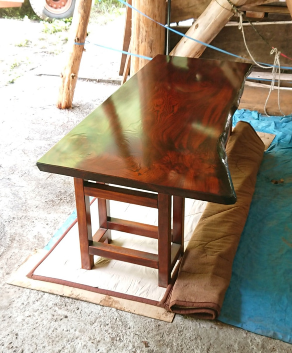 【大特価セール】ケヤキ一枚板ダイニングテーブル・座卓 摺り漆仕上げ【一点物】 3枚目の画像
