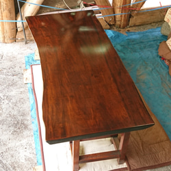 【大特価セール】シナ一枚板ダイニングテーブル・座卓 摺り漆仕上げ【一点物】 2枚目の画像