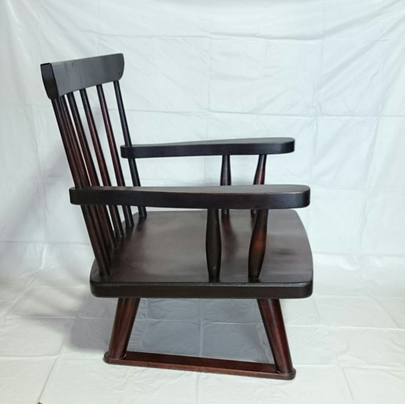 【送料無料】無垢材のゆったりとした座椅子 漆塗り 4枚目の画像