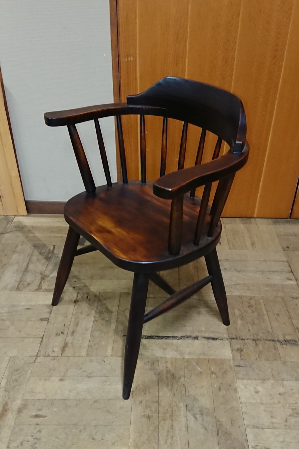 【送料無料】ゆったり無垢板キャプテンチェア 漆塗り