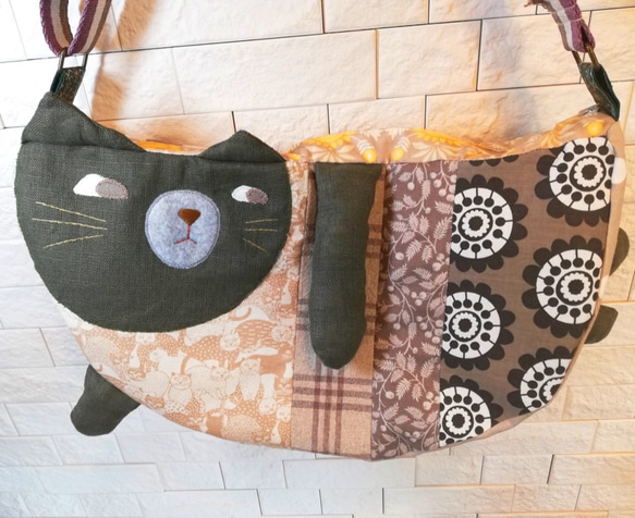 【受注生産】　ショルダーバッグ　でか猫さんそのものバッグ　猫　グレージュ(グレー+ベージュ) 2枚目の画像