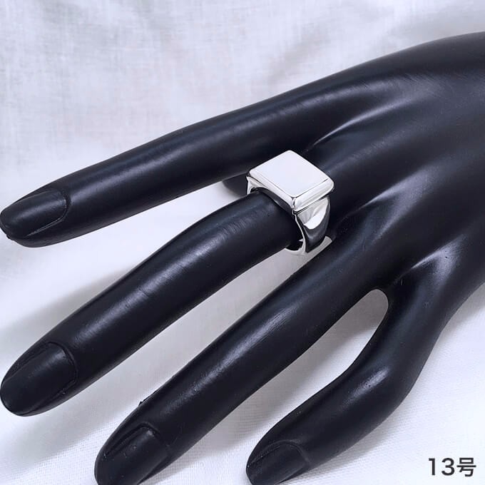 丸みを帯びた印台リング（シグネットリング）