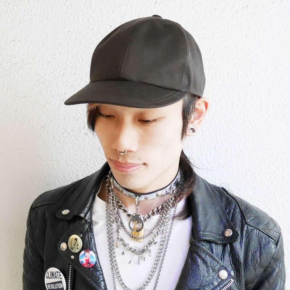 フィットキャップ・艶/フリーサイズ　ブラウン　帽子初心者さんにオススメ！頭にフィットするシンプルキャップ