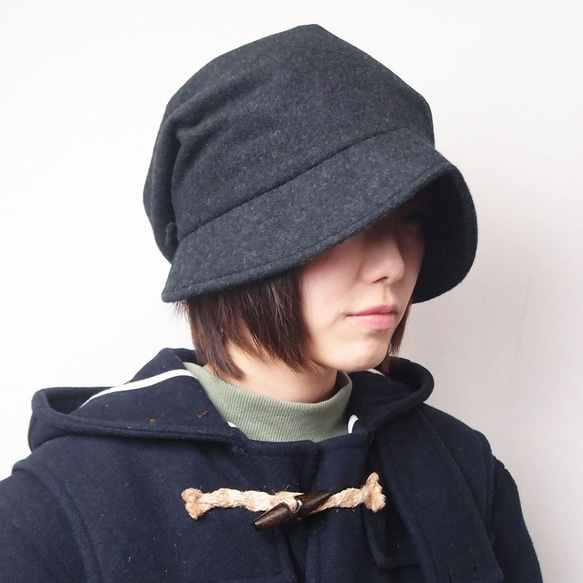 ピッコロ・フェルトウール/フリーサイズ ブラック キャスケット 秋冬 たためる帽子 風に飛ばない帽子 UV対策 2枚目の画像