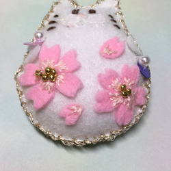 4月【桜】太っちょネコさんの歳時記(ニャイジキ)  猫　ブローチ　 2枚目の画像