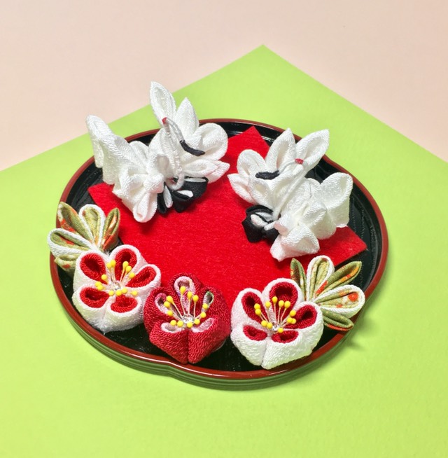 梅香る丹頂鶴の喜びの舞リングピロー/ウェルカムドール【つまみ細工】