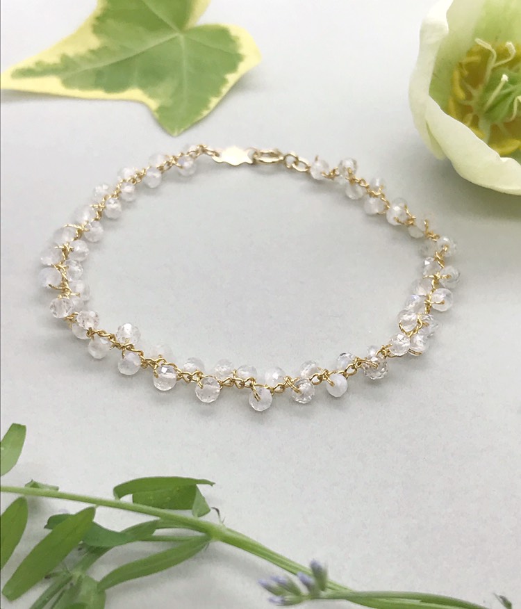 ムーンストーンの編みこみブレスレット