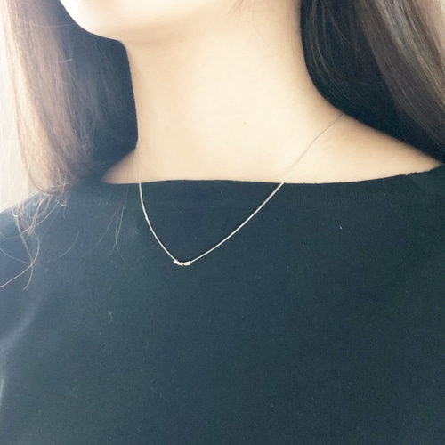 ゴールド入りました！繊細な輝きが美しいとても小さなメタル