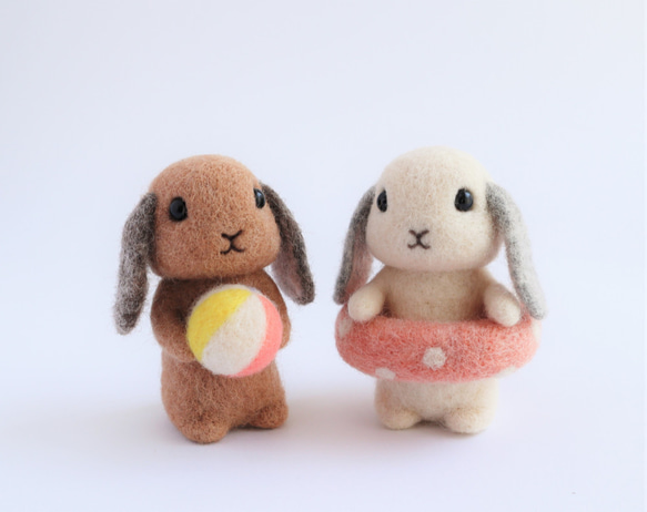 【夏限定】ウサギ　ロップイヤー（浮き輪）　羊毛フェルト人形 5枚目の画像