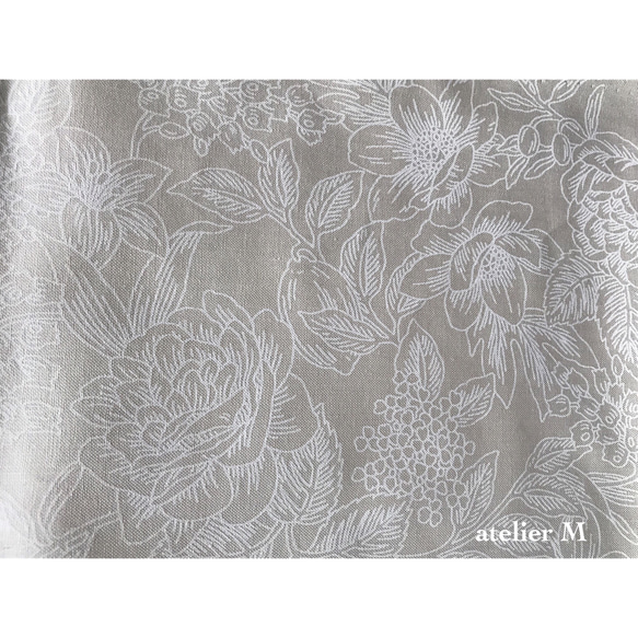 光り輝くゴールドのマチ付きポーチ(白・L) 5枚目の画像