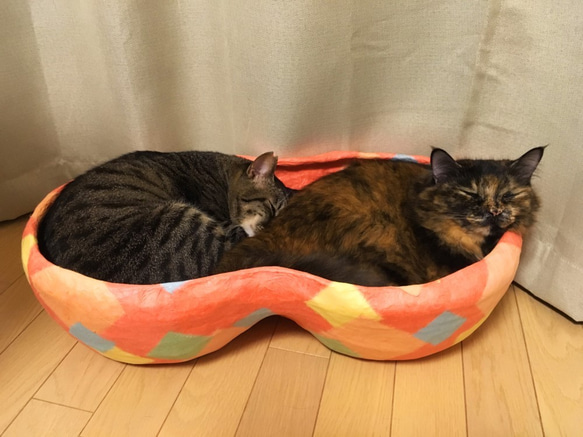 和紙でできた猫ベッド　ざ・ぴ～にゃっつ (オーダー製) 2枚目の画像