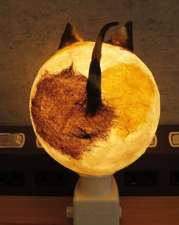 三毛猫模様の手漉き和紙のフットランプ 2枚目の画像