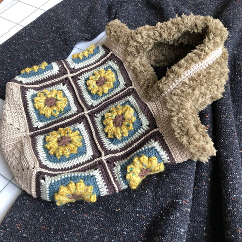 レトロ可愛いモチーフ編みのトートバッグ・ブラウン＆マスタード かご