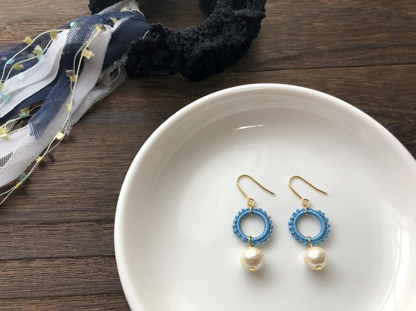 絹糸のプチリングピアス・紫陽花青【イヤリング・樹脂ピアス・樹脂  