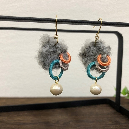 毛糸のモフモフ 絹糸リングピアス・浅葱【イヤリング・樹脂ピアス 