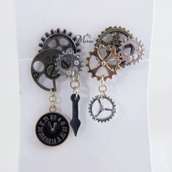 シルバー＆ゴールド 時計の針と黒時計の歯車イヤリング p-0808 6枚目の画像