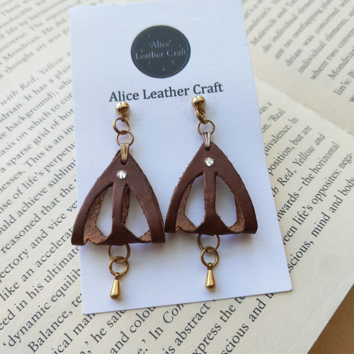 アクセサリーイヤリング3個(ハンドメイド) UVレジン】ワイヤーとチェーンで作る秋色3連イヤリング Fall