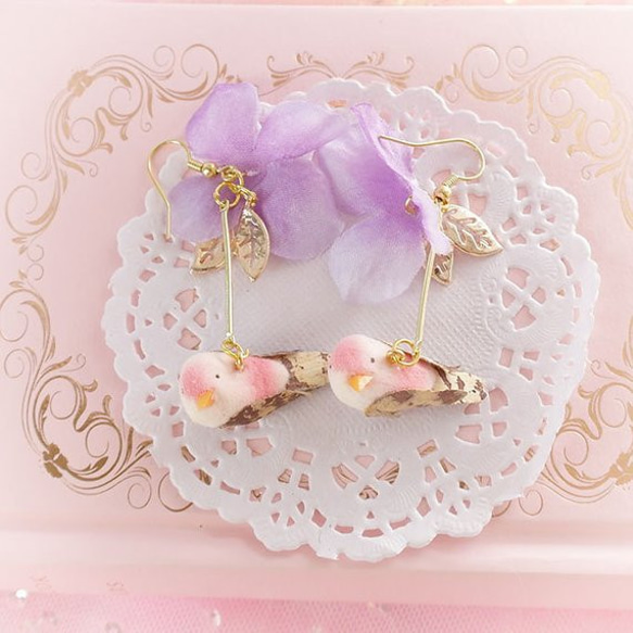 可愛小鳥 紫色花瓣葉 鈎式耳環// 夾式耳環 // 簡約 第4張的照片