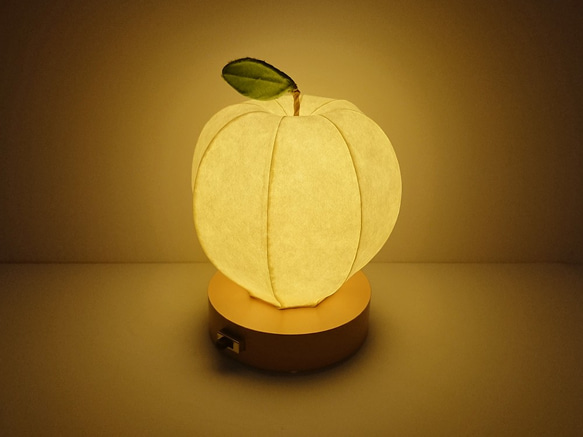りんご型和紙シェードナイトランプ 3枚目の画像