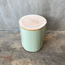 ペンキを塗った切り株スツール(pale olive) 31cm 丸太 椅子 椅子