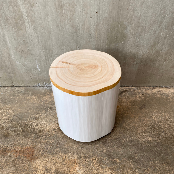 ペンキを塗ったクラック切り株スツール(white 1) 31cm 丸太 椅子 椅子 