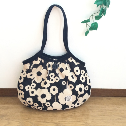 コロンとかわいいお手軽グラニーバッグ ＊薫華＊ ブラック 北欧