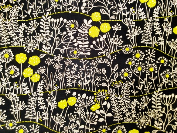 キャンバス 生地 布【50×110cm】 花柄 植物 イラスト ブラック 1枚目の画像