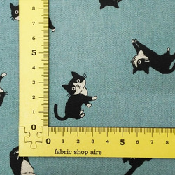 キャンバス 生地【50×110cm】 ねこ ネコ 猫 ハチワレ 黒白 シンプル 可愛い くすみブルー 5枚目の画像
