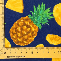 シーチング生地 布【50×110cm】パイナップル 夏 フルーツ 果物 カラフル 黄色 イエロー 紺色 ネイビー 4枚目の画像