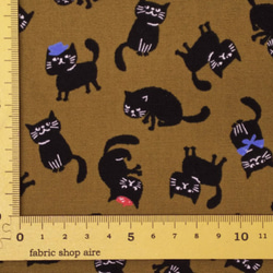 オックス 生地 布【50×110cm】猫柄 おしゃれな黒猫 ねこ ネコ 帽子 リボン 深いマスタード 5枚目の画像
