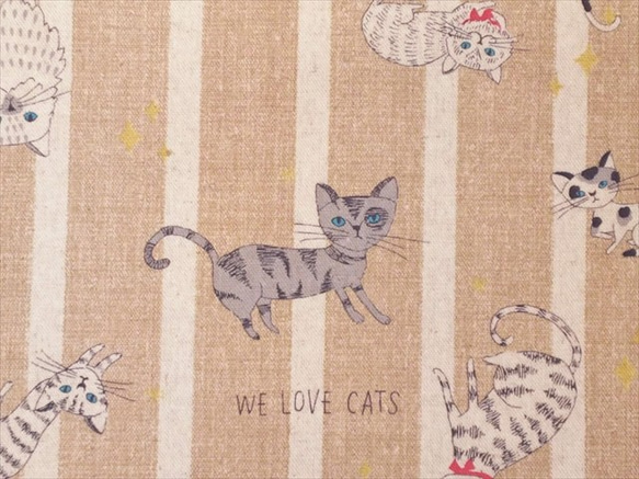 ☆ 大きめ！猫柄A5のノートも入るキャスキッドソン ラミネート生地 
