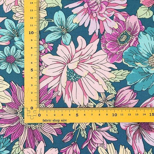 10番オックス 生地【50×110cm】 花柄 大きい 花 カラフル 華やか