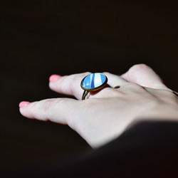 古銅復古戒指-藍白帶 第3張的照片