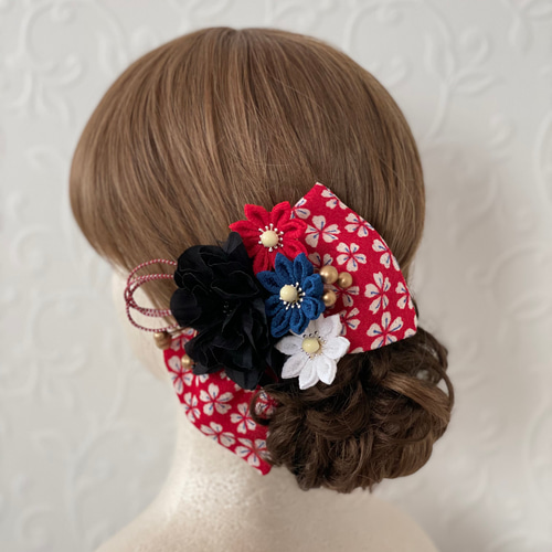 つまみ細工の髪飾り【赤桜柄リボンと赤黒お花のセット】成人式 振袖  