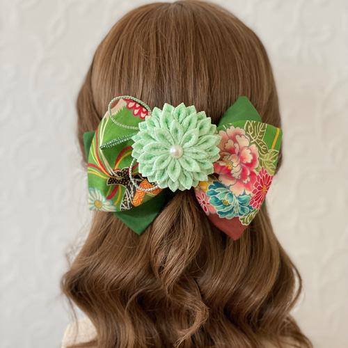 つまみ細工髪飾りビックリボン 卒業式 袴 着物 緑 白 きなり 紫 黒