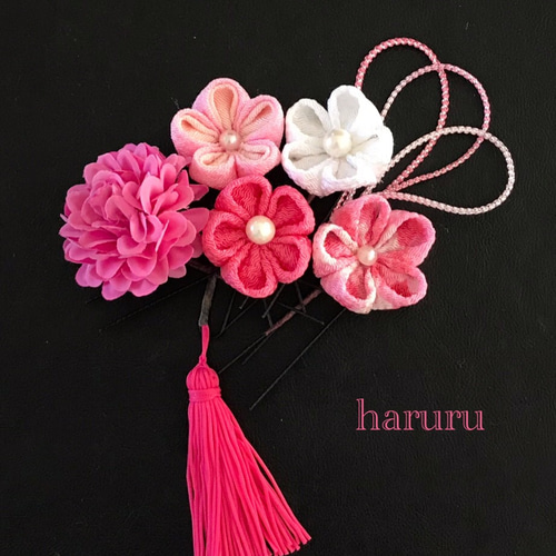 つまみ細工の髪飾り✴︎成人式 振袖 袴 浴衣 七五三 ピンク タッセル