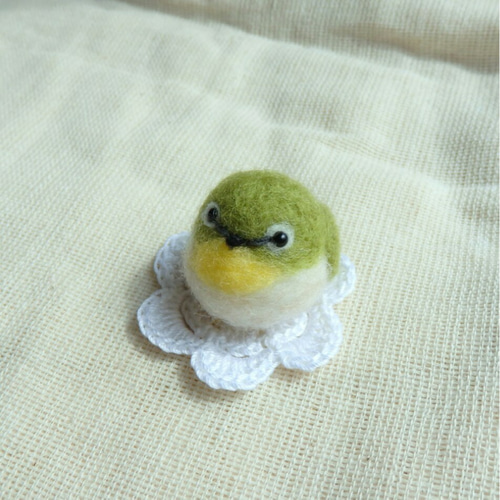 羊毛フェルト 鳥 メジロ メジロ の置物 f00101 羊毛フェルト
