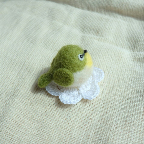 羊毛フェルト＊手のひらサイズのまったり鳥さん❤︎メジロ sddefault.jpg