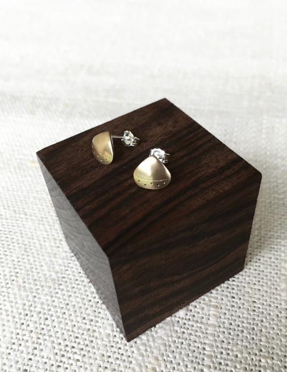 【受注制作】Chestnut （栗ピアス・真鍮製） 3枚目の画像