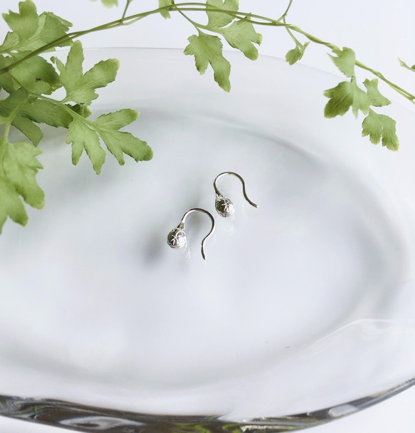 【受注制作】雨上がり ー雫ー（ピアス／フックタイプ） 2枚目の画像